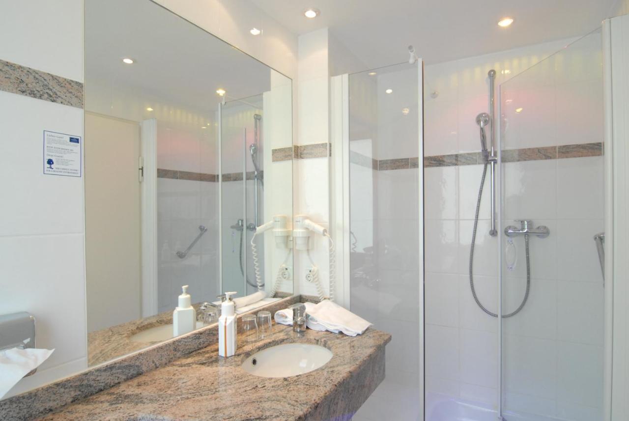 Amba Hotel 3*