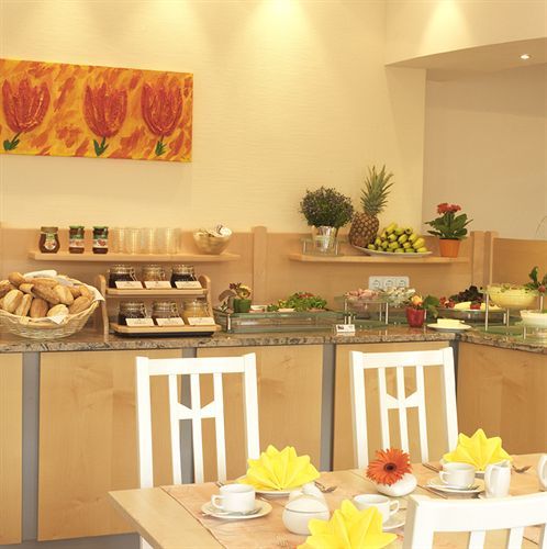Amba Hotel 3*